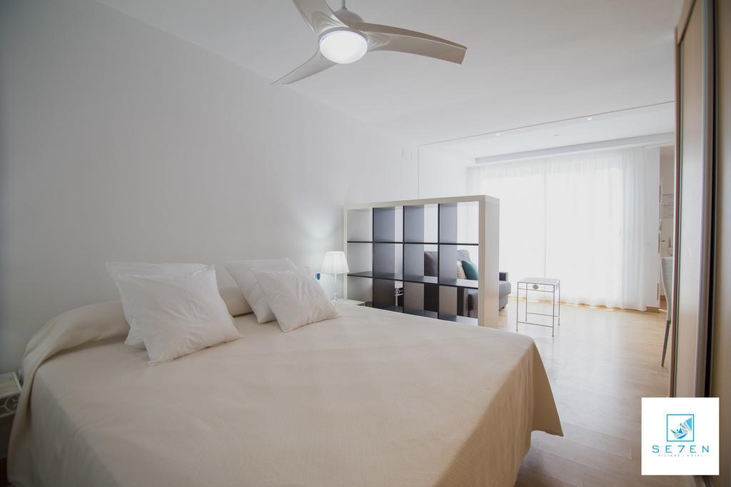 Apartamentos Seven Village 베날마데나코스타 외부 사진