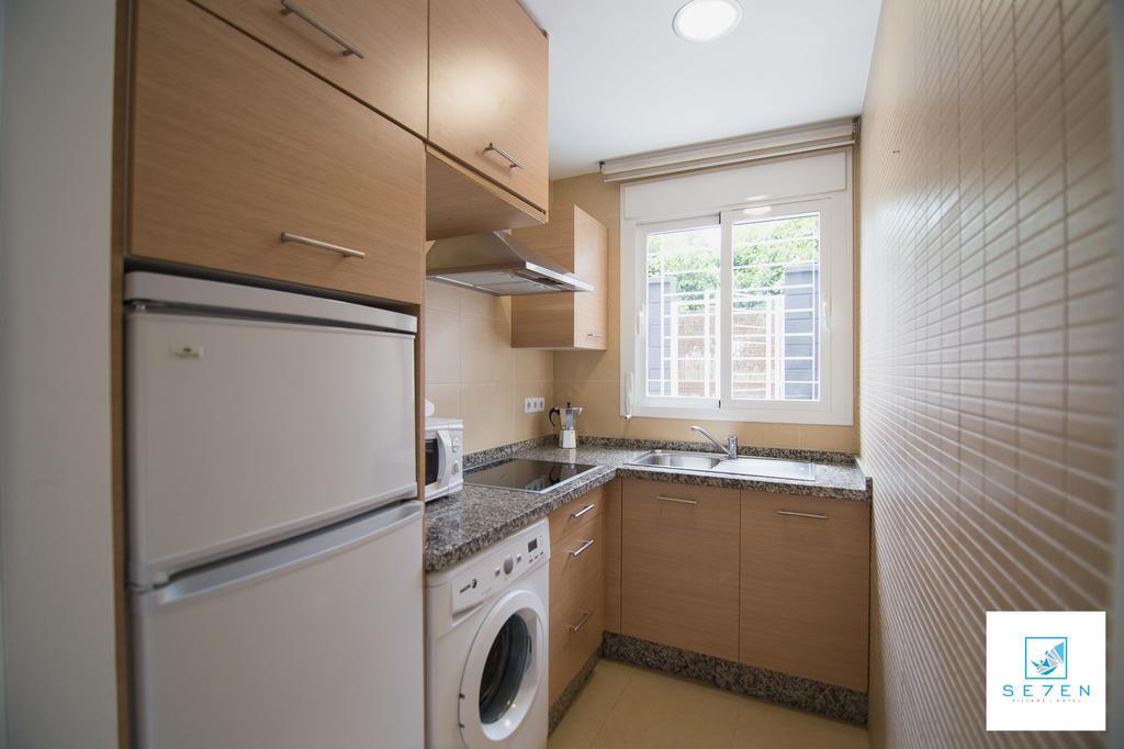 Apartamentos Seven Village 베날마데나코스타 외부 사진