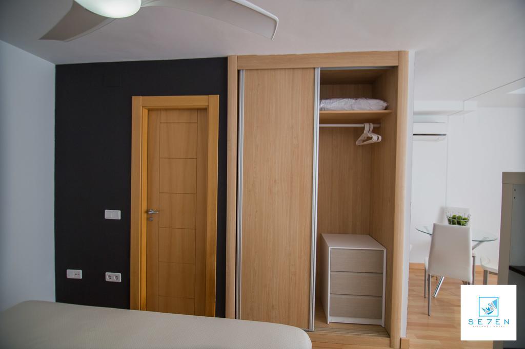 Apartamentos Seven Village 베날마데나코스타 외부 사진