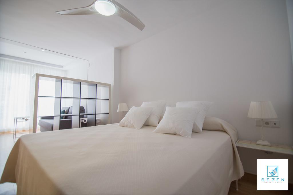 Apartamentos Seven Village 베날마데나코스타 외부 사진